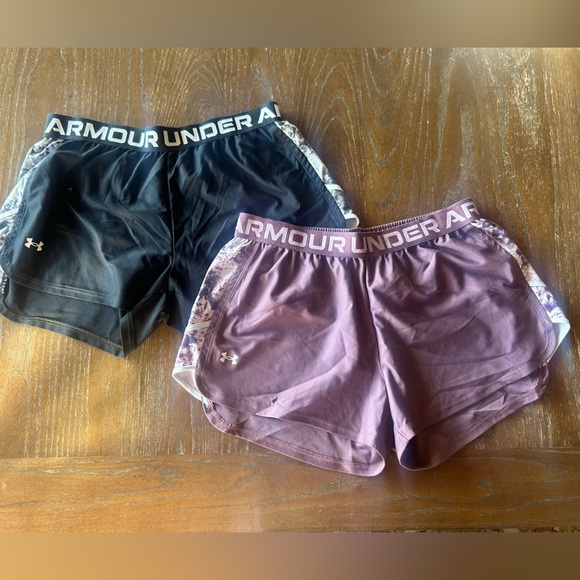 Under Armour Pants - Under armour size Large shorts, 2 pairs, loose fit, stretchy